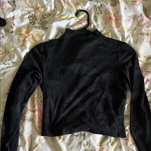 Lululemon cropped turtle neck